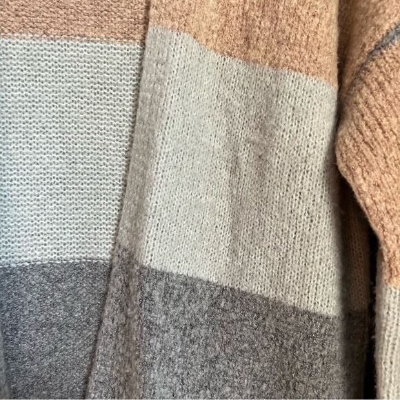 Active USA colour block cardigan. Size small - Picture 5 of 11